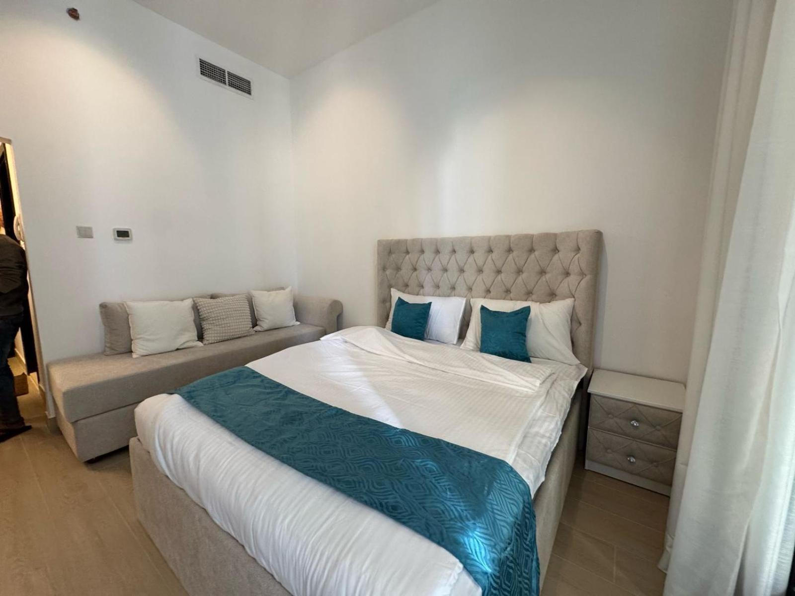 Marina Luxury - Tie Dubai
