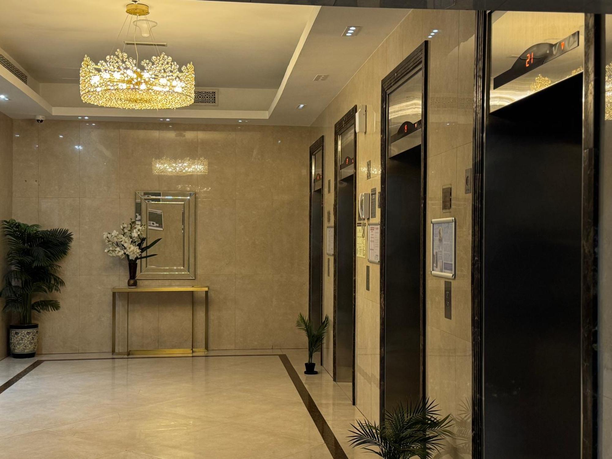 Marina Luxury - Tie * Dubai